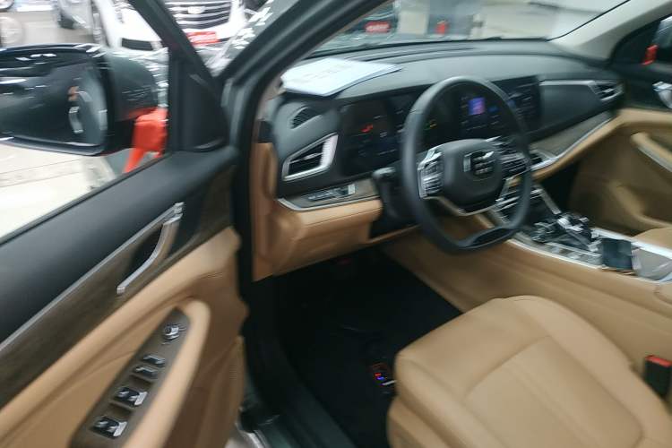 Used Landian E5 2023 1.5L DE-i 100KM Zhenxiang Edition 7-Seater Driver Seat
