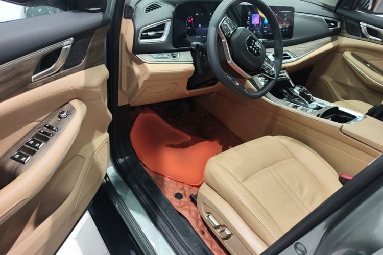Used Landian E5 2023 1.5L DE-i 100KM Zhenxiang Edition 7-Seater Driver Seat