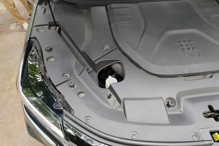 Used Landian E5 2023 1.5L DE-i 100KM Comfort Edition 7-Seater Engine Bay Right