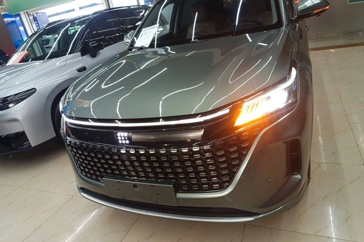 Used Landian E5 2023 1.5L DE-i 100KM Zhenxiang Edition 5-seater Exterior 1