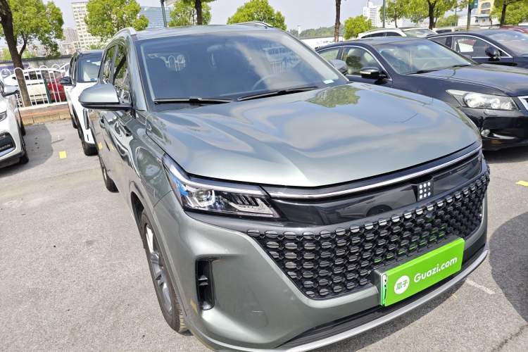 Used Landian E5 2023 1.5L DE-i 100KM Comfort Edition 7-Seater Front Right 45 Deg