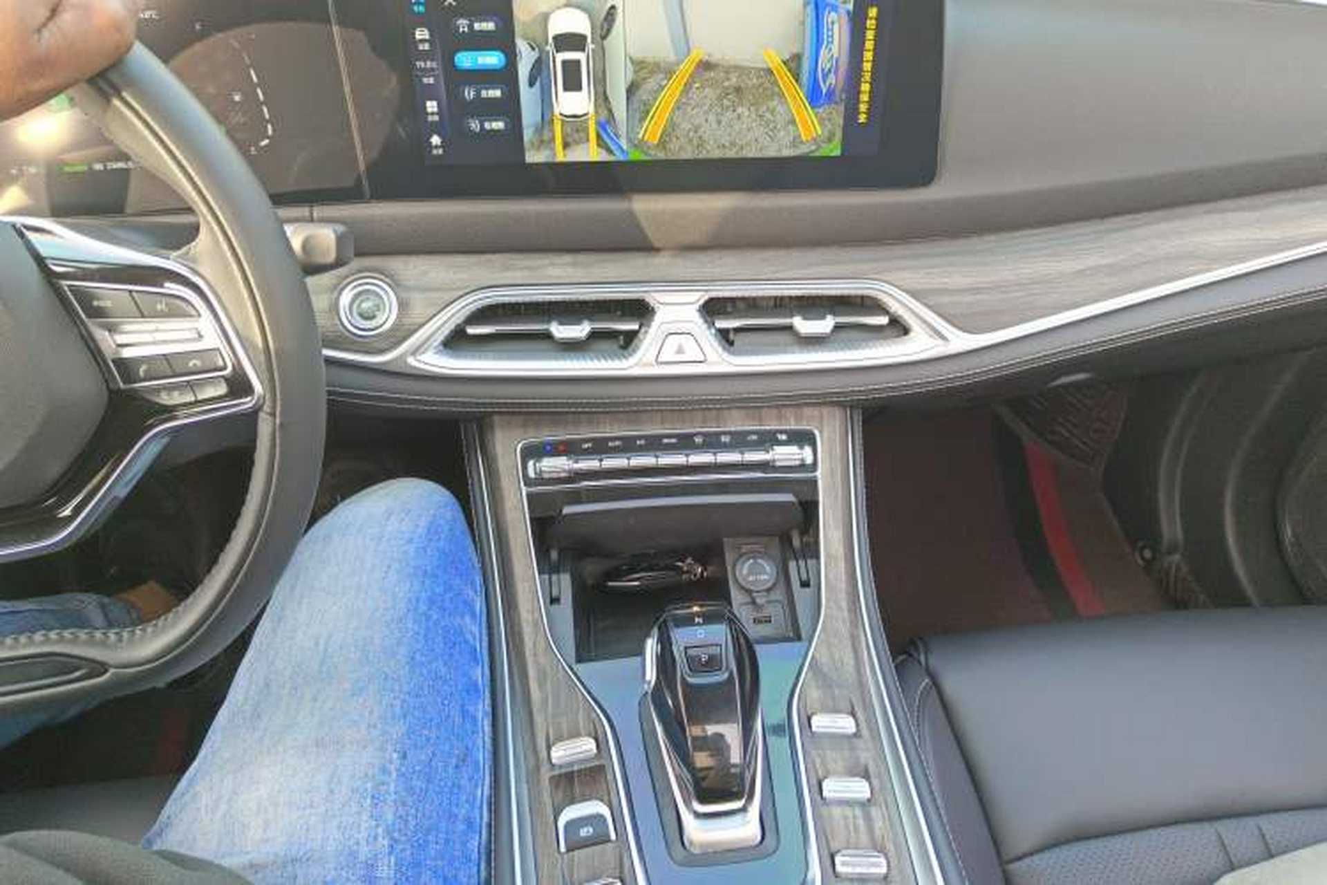 Used Landian E5 2023 1.5L DE-i 100KM Zhenxiang Edition 7-Seater Gear Lever