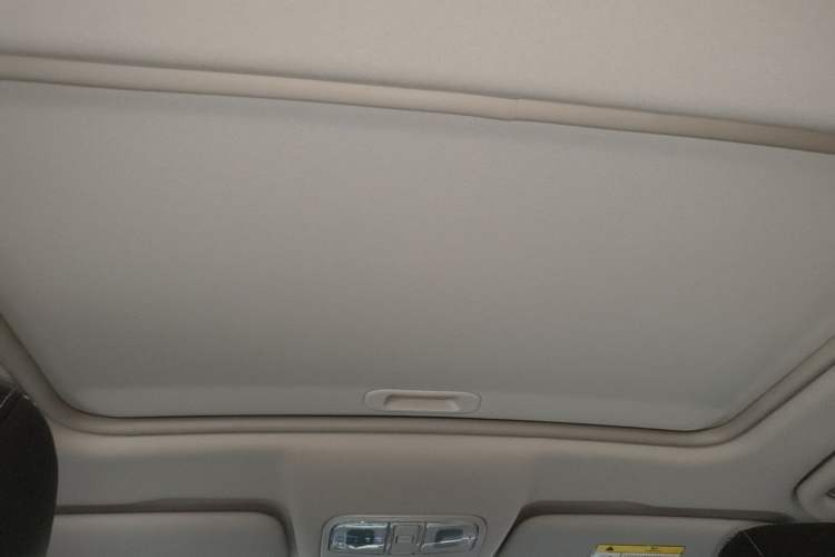 Used Landian E5 2023 1.5L DE-i 100KM Comfort Edition 7-Seater Headliner