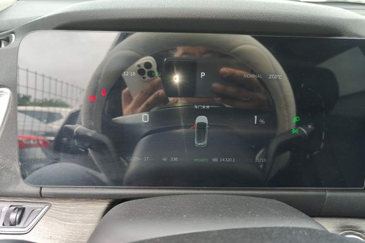 Used Landian E5 2023 1.5L DE-i 100KM Comfort Edition 7-Seater Instrument Cluster