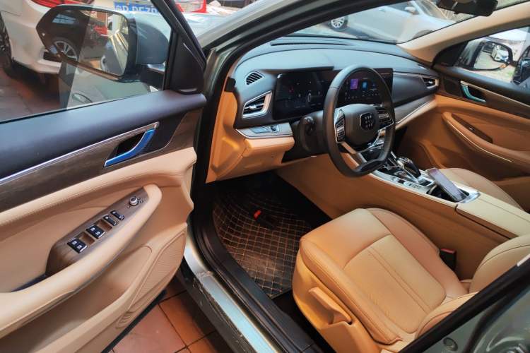 Used Landian E5 2023 1.5L DE-i 100KM Comfort Edition 7-Seater Interior 3