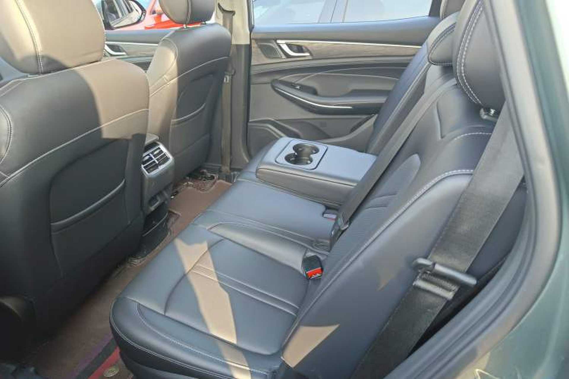 Used Landian E5 2023 1.5L DE-i 100KM Zhenxiang Edition 7-Seater Interior 4