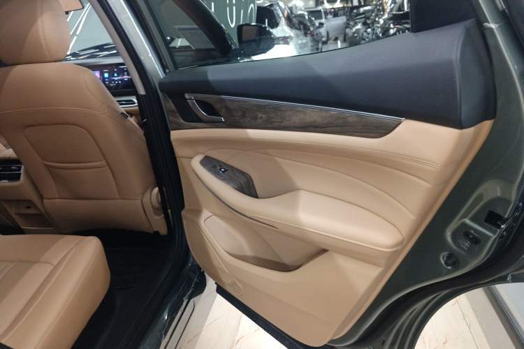 Used Landian E5 2023 1.5L DE-i 100KM Zhenxiang Edition 5-seater Interior 6