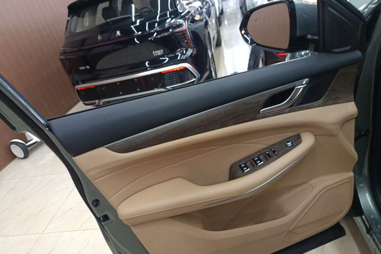 Used Landian E5 2023 1.5L DE-i 100KM Zhenxiang Edition 5-seater Interior 7