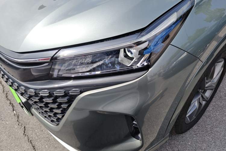 Used Landian E5 2023 1.5L DE-i 100KM Comfort Edition 7-Seater Left Front Headlight