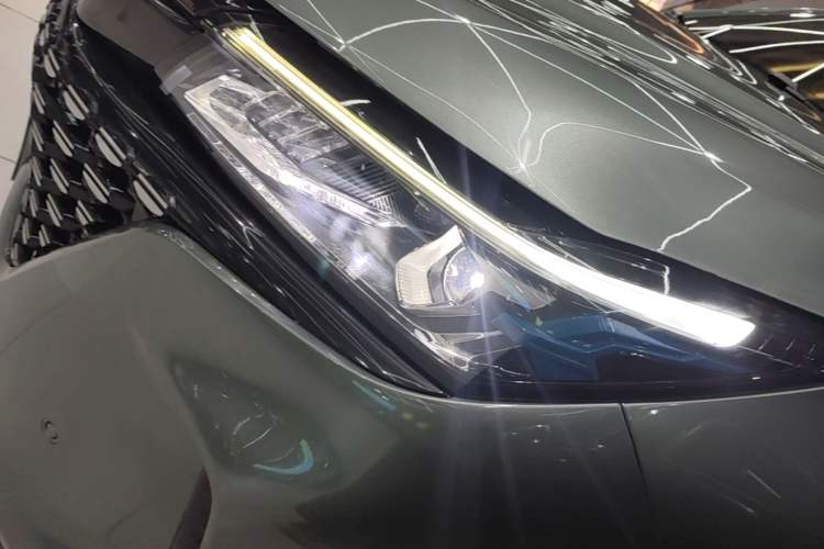 Used Landian E5 2023 1.5L DE-i 100KM Zhenxiang Edition 7-Seater Left Front Headlight