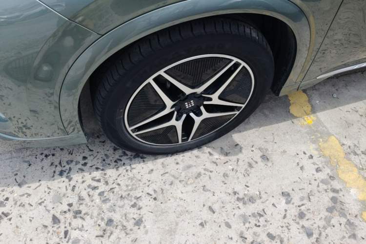 Used Landian E5 2023 1.5L DE-i 110 km Flagship Model 5 Seats Left Front Wheel Hub