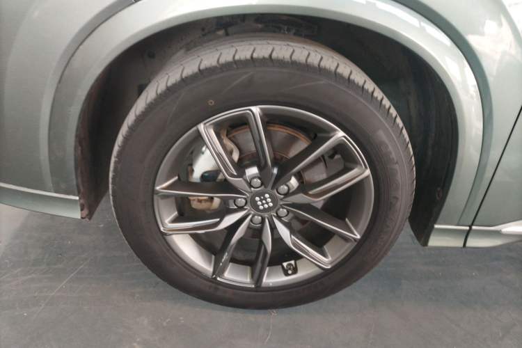 Used Landian E5 2023 1.5L DE-i 100KM Enjoyment Version 5 Seats Left Front Wheel Hub