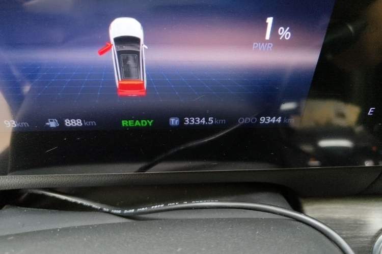 Used Landian E5 2023 1.5L DE-i 100KM Comfort Edition 7-Seater Odometer Close Up