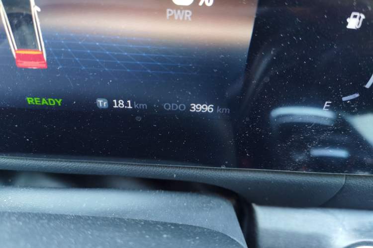 Used Landian E5 2023 1.5L DE-i 100KM Comfort Edition 7-Seater Odometer Close Up
