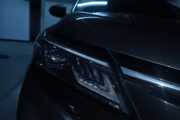 Used Landian E5 2023 1.5L DE-i 100KM Comfort Edition 7-Seater Right Front Headlight