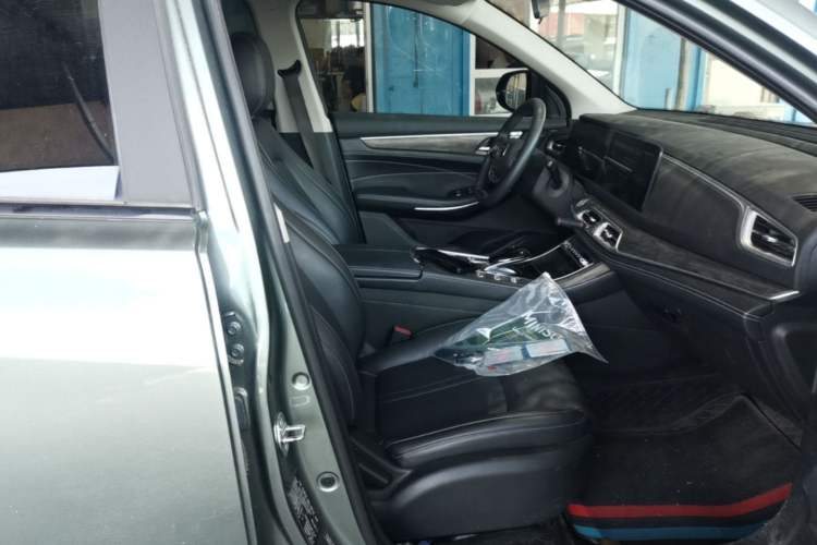 Used Landian E5 2023 1.5L DE-i 100KM Comfort Edition 7-Seater Right Front Seat