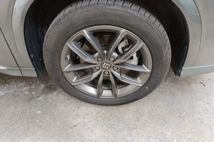 Used Landian E5 2023 1.5L DE-i 100KM Comfort Edition 7-Seater Right Front Wheel Hub