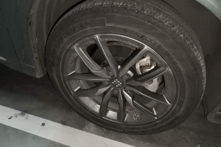Used Landian E5 2023 1.5L DE-i 100KM Comfort Edition 7-Seater Right Front Wheel Hub