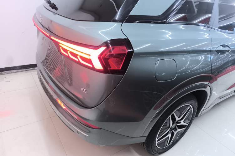 Used Landian E5 2023 1.5L DE-i 100KM Zhenxiang Edition 7-Seater Right Rear Taillight