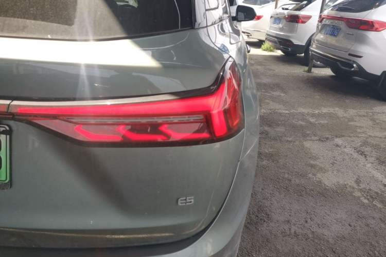 Used Landian E5 2023 1.5L DE-i 100KM Comfort Edition 7-Seater Right Rear Taillight