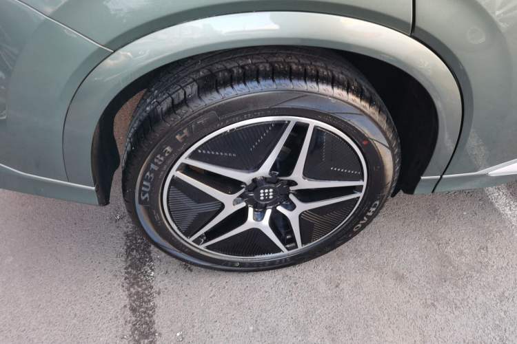 Used Landian E5 2023 1.5L DE-i 110 km Flagship Model 5 Seats Right Rear Wheel Hub