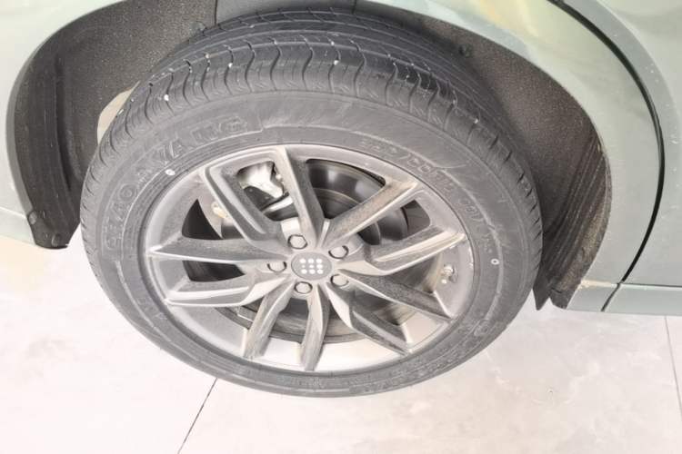 Used Landian E5 2023 1.5L DE-i 100KM Enjoyment Version 5 Seats Right Rear Wheel Hub
