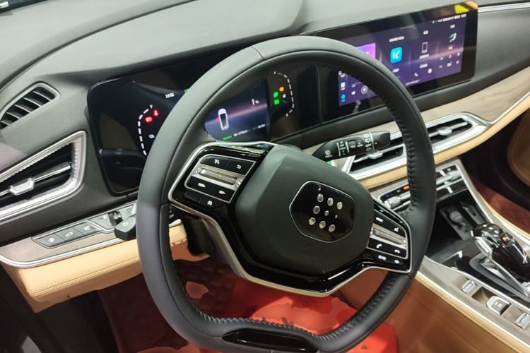 Used Landian E5 2023 1.5L DE-i 100KM Zhenxiang Edition 7-Seater Steering Wheel