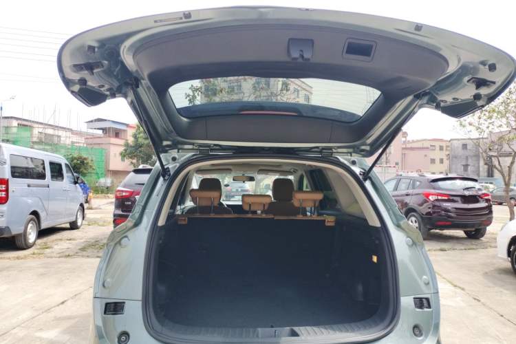 Used Landian E5 2023 1.5L DE-i 100KM Enjoyment Version 5 Seats Trunk