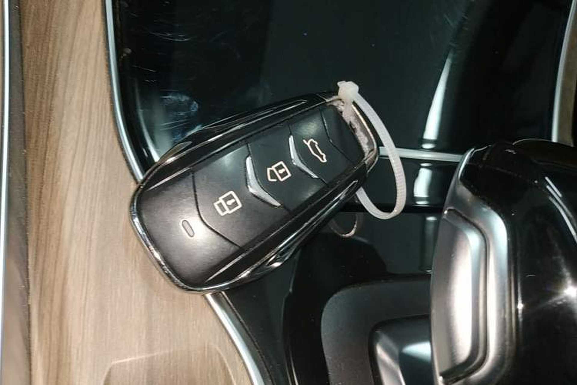Used Landian E5 2023 1.5L DE-i 100KM Zhenxiang Edition 7-Seater Vehicle Key