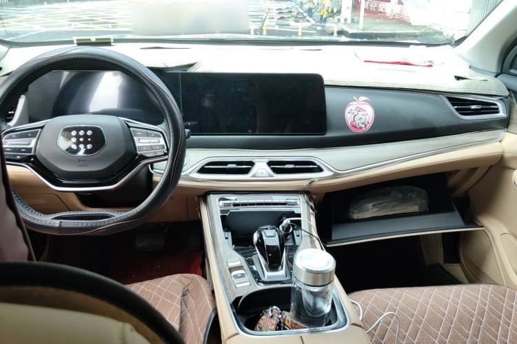 Used Landian E5 2023 1.5L DE-i 110KM Flagship 7-Seater Center Console