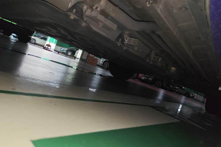 Used Landian E5 2023 1.5L DE-i 100KM Zhenxiang Edition 7-Seater Chassis Front Left