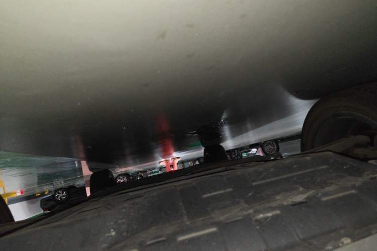 Used Landian E5 2023 1.5L DE-i 100KM Zhenxiang Edition 7-Seater Chassis Front
