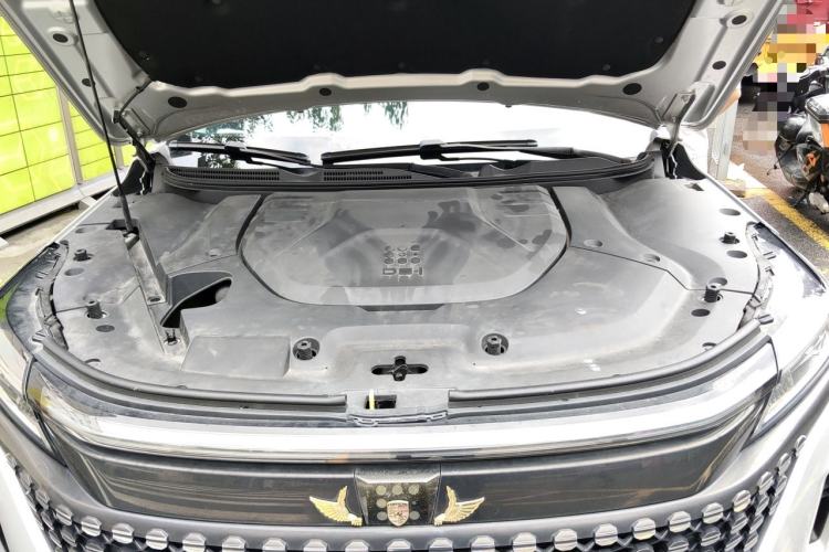 Used Landian E5 2023 1.5L DE-i 110KM Flagship 7-Seater Engine Bay