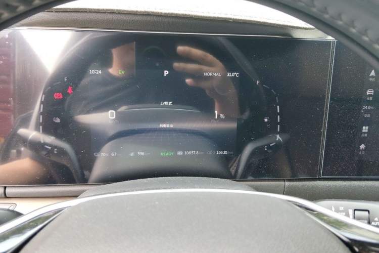 Used Landian E5 2023 1.5L DE-i 110KM Flagship 7-Seater Instrument Cluster