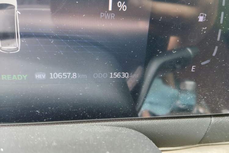 Used Landian E5 2023 1.5L DE-i 110KM Flagship 7-Seater Odometer Close Up