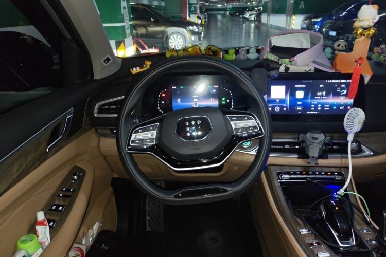 Used Landian E5 2023 1.5L DE-i 100KM Zhenxiang Edition 7-Seater Steering Wheel