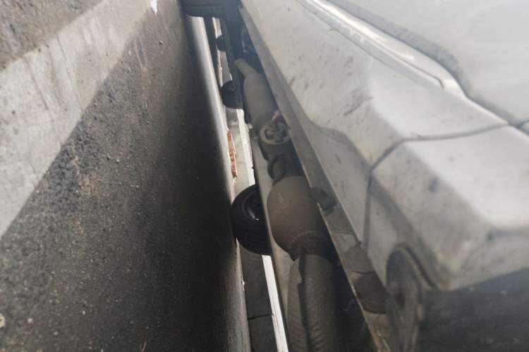 Used Landian E5 2023 1.5L DE-i 110KM Flagship 7-Seater Chassis Front Right