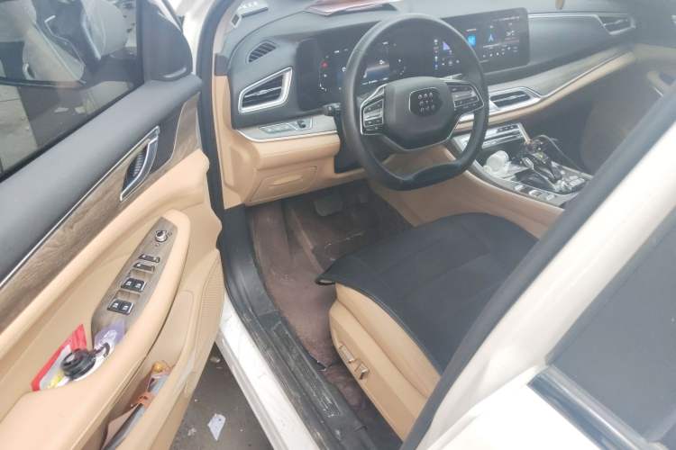Used Landian E5 2023 1.5L DE-i 110KM Flagship 7-Seater Driver Seat