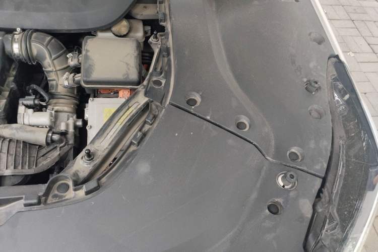 Used Landian E5 2023 1.5L DE-i 110KM Flagship 7-Seater Engine Bay Left