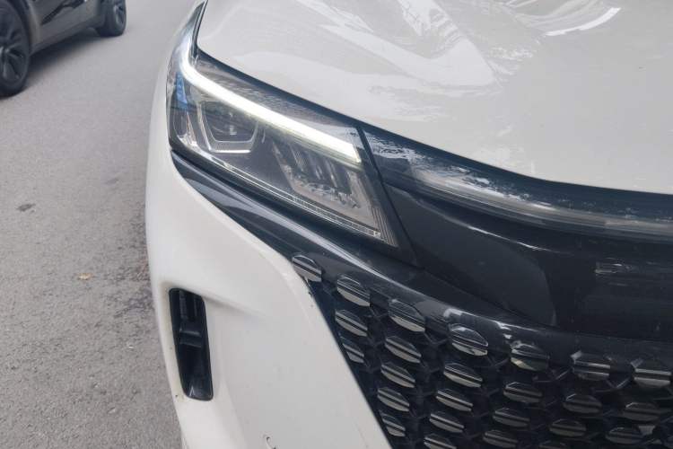 Used Landian E5 2023 1.5L DE-i 110KM Flagship 7-Seater Right Front Headlight
