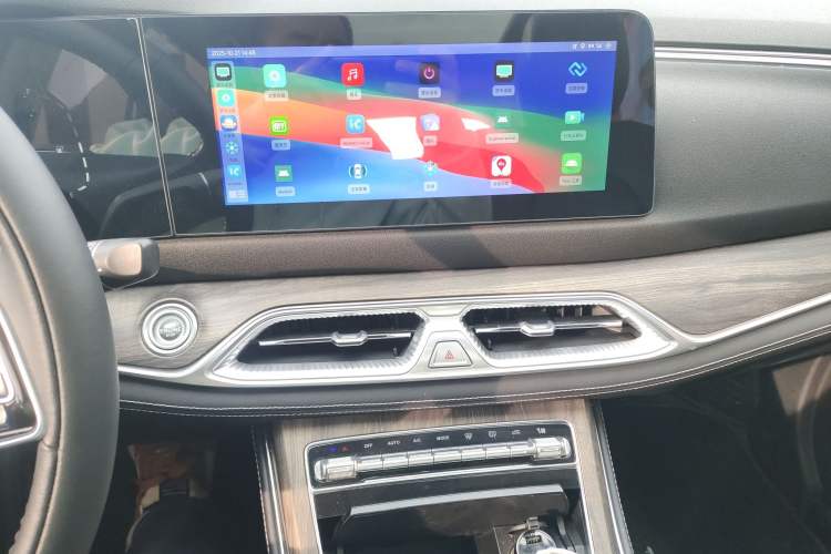 Used Landian E5 2023 1.5L DE-i 100KM Zhenxiang Edition 7-Seater Audio And AC Panel