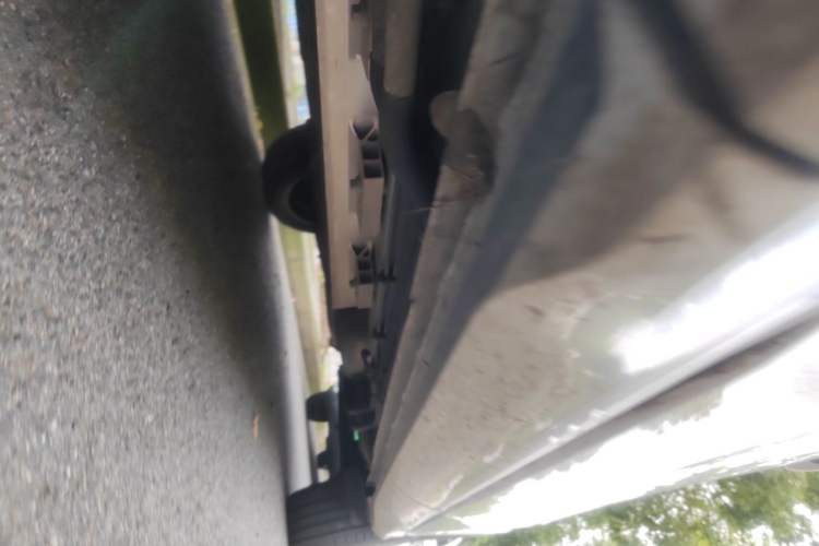 Used Landian E5 2023 1.5L DE-i 100KM Zhenxiang Edition 7-Seater Chassis Front Left