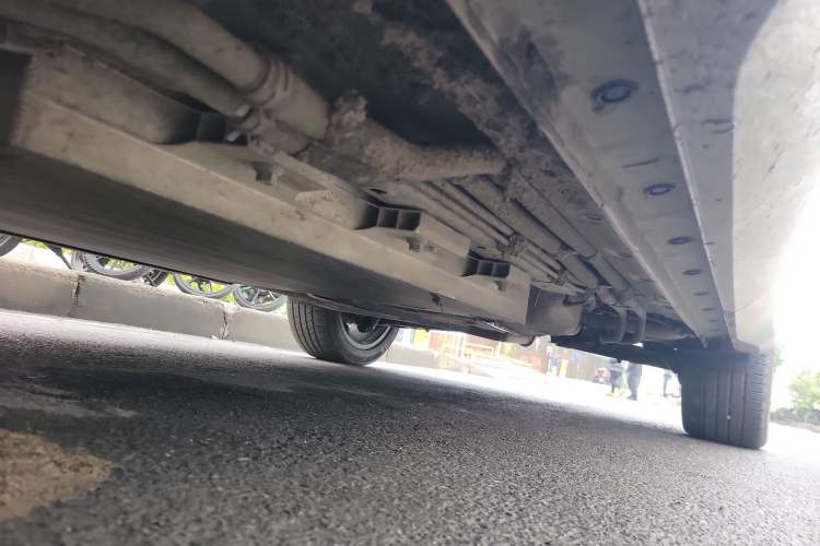 Used Landian E5 2023 1.5L DE-i 110KM Flagship 7-Seater Chassis Front Left