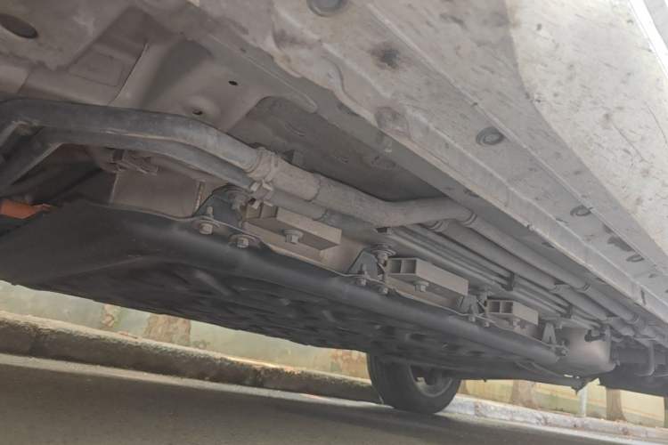 Used Landian E5 2023 1.5L DE-i 100KM Comfort Edition 7-Seater Chassis Front Left