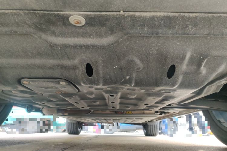 Used Landian E5 2023 1.5L DE-i 100KM Zhenxiang Edition 7-Seater Chassis Front