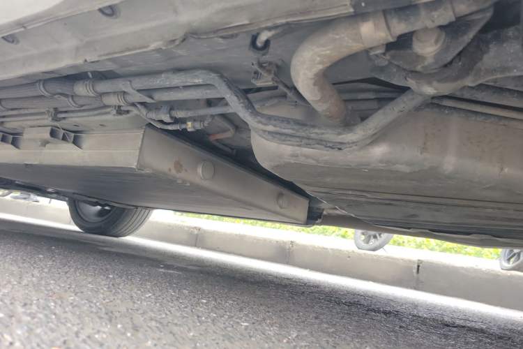 Used Landian E5 2023 1.5L DE-i 110KM Flagship 7-Seater Chassis Rear Left