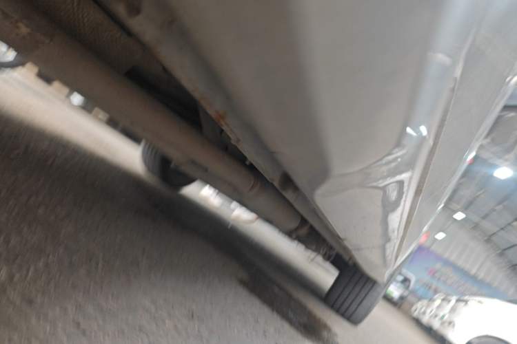 Used Landian E5 2023 1.5L DE-i 100KM Zhenxiang Edition 7-Seater Chassis Rear Right