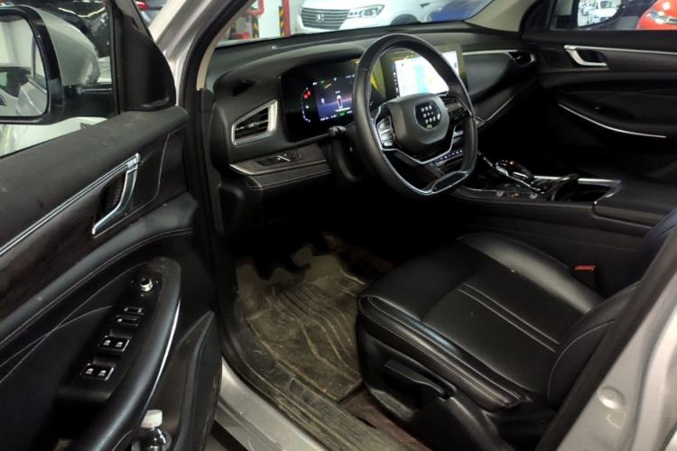 Used Landian E5 2023 1.5L DE-i 100KM Comfort Edition 7-Seater Driver Seat