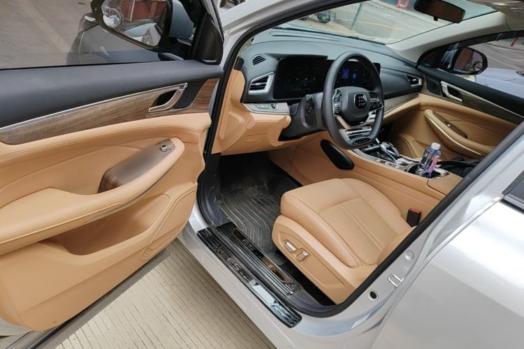 Used Landian E5 2023 1.5L DE-i 100KM Zhenxiang Edition 7-Seater Driver Seat