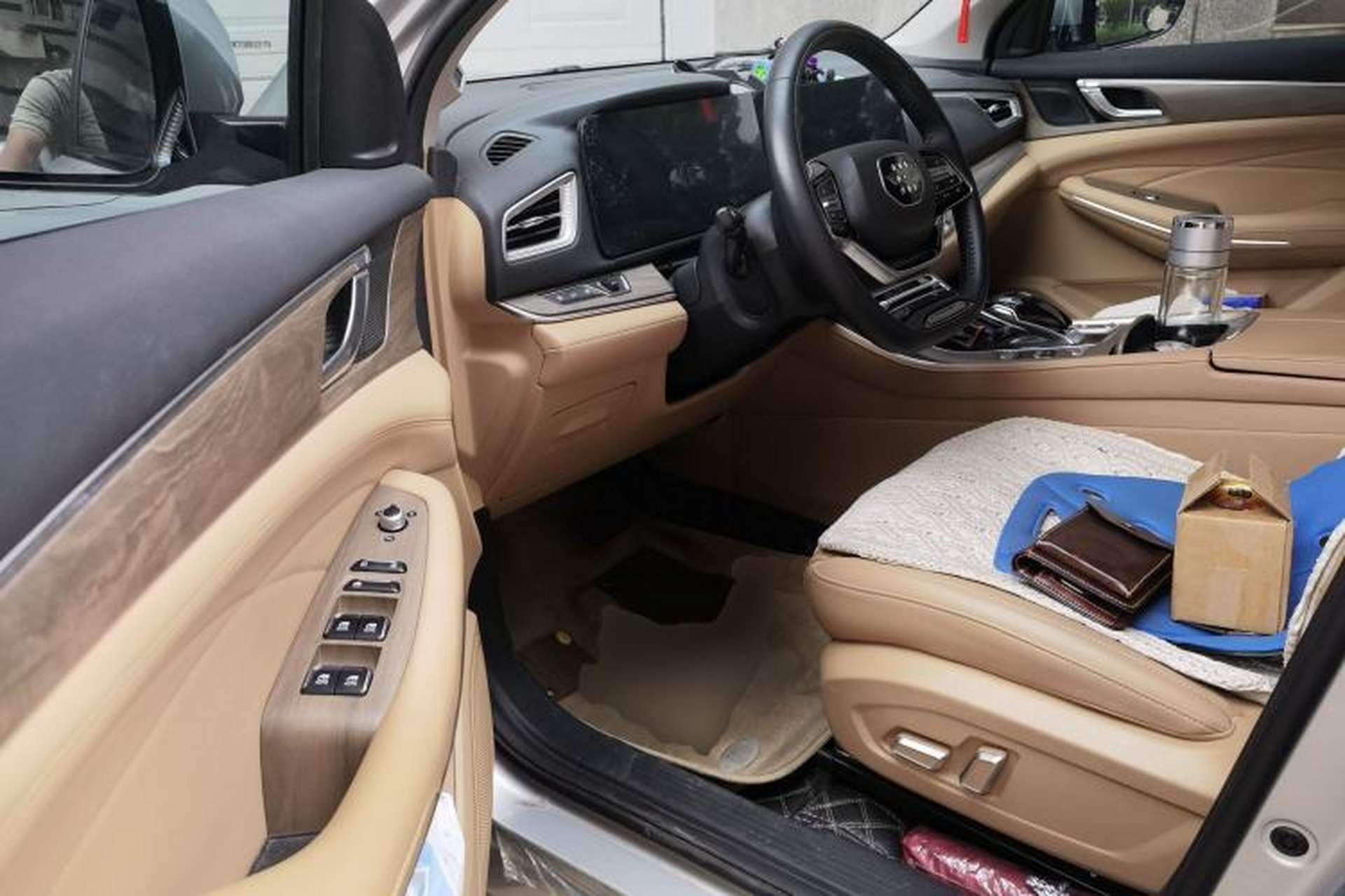 Used Landian E5 2023 1.5L DE-i 110KM Flagship 7-Seater Driver Seat